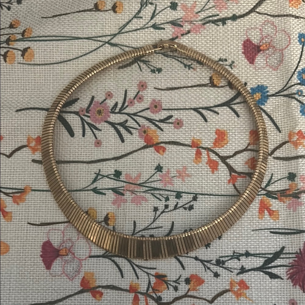 Elegant Gold Necklace